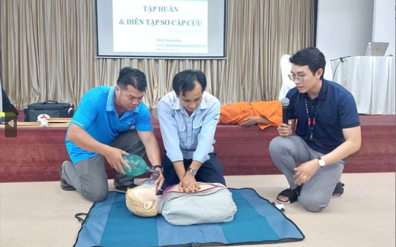 Buổi Huấn Luyện An Toàn, Vệ Sinh Lao Động Nhóm 4 Cán Bộ Nhân Viên Hipc | Hiep Phuoc 工業団地株式会社