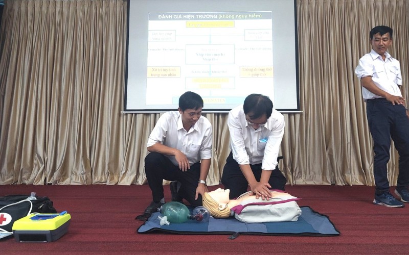 Buổi Huấn Luyện An Toàn, Vệ Sinh Lao Động Nhóm 4 Cán Bộ Nhân Viên Hipc | Hiep Phuoc 工業団地株式会社