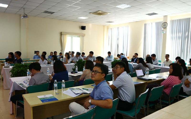 Chào Mừng Đoàn Học Viên Đại Học Fulbright Việt Nam Đến Tham Quan Khu Công Nghiệp Hiệp Phước | Hiep Phuoc 工業団地株式会社