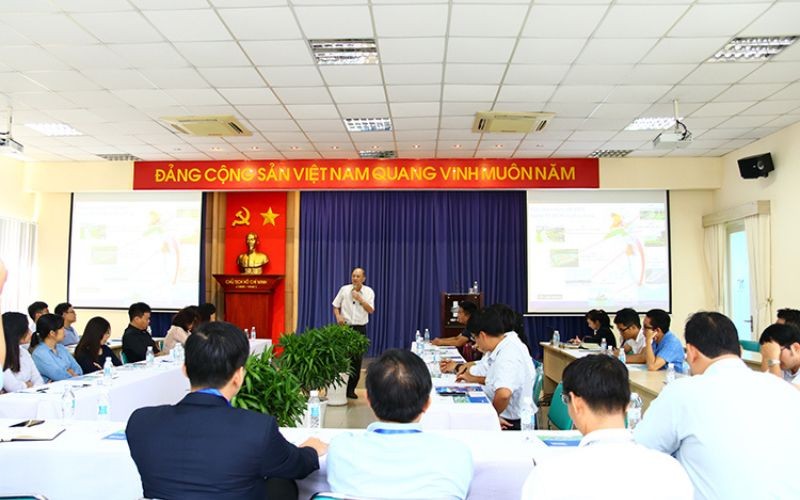 Chào Mừng Đoàn Học Viên Đại Học Fulbright Việt Nam Đến Tham Quan Khu Công Nghiệp Hiệp Phước | Hiep Phuoc 工業団地株式会社