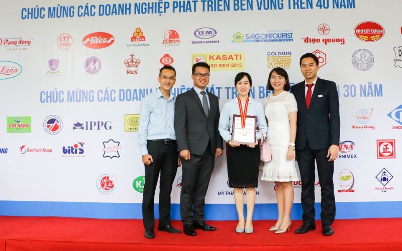 Hình Ảnh Lễ Tôn Vinh Doanh Nghiệp Tiêu Biểu 2017 | Hiep Phuoc 工業団地株式会社