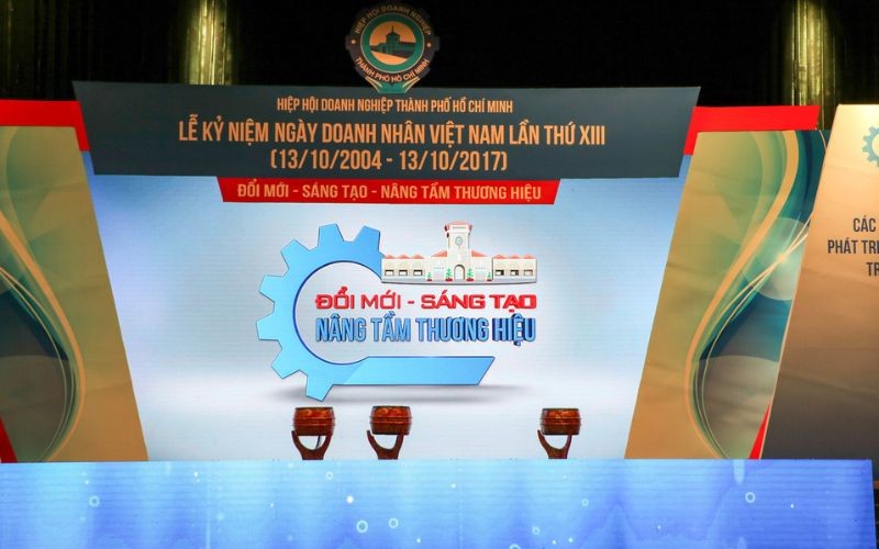 Hình Ảnh Lễ Tôn Vinh Doanh Nghiệp Tiêu Biểu 2017 | Hiep Phuoc 工業団地株式会社
